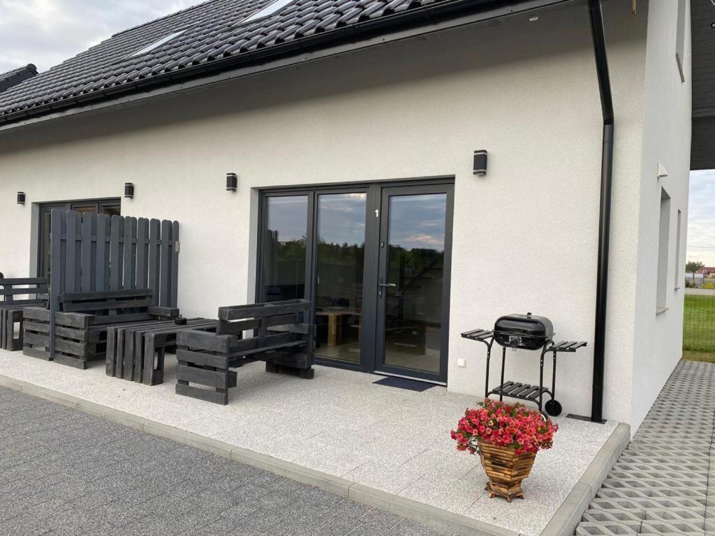 Nowecin Apartamenty Lebska Ostoja מראה חיצוני תמונה